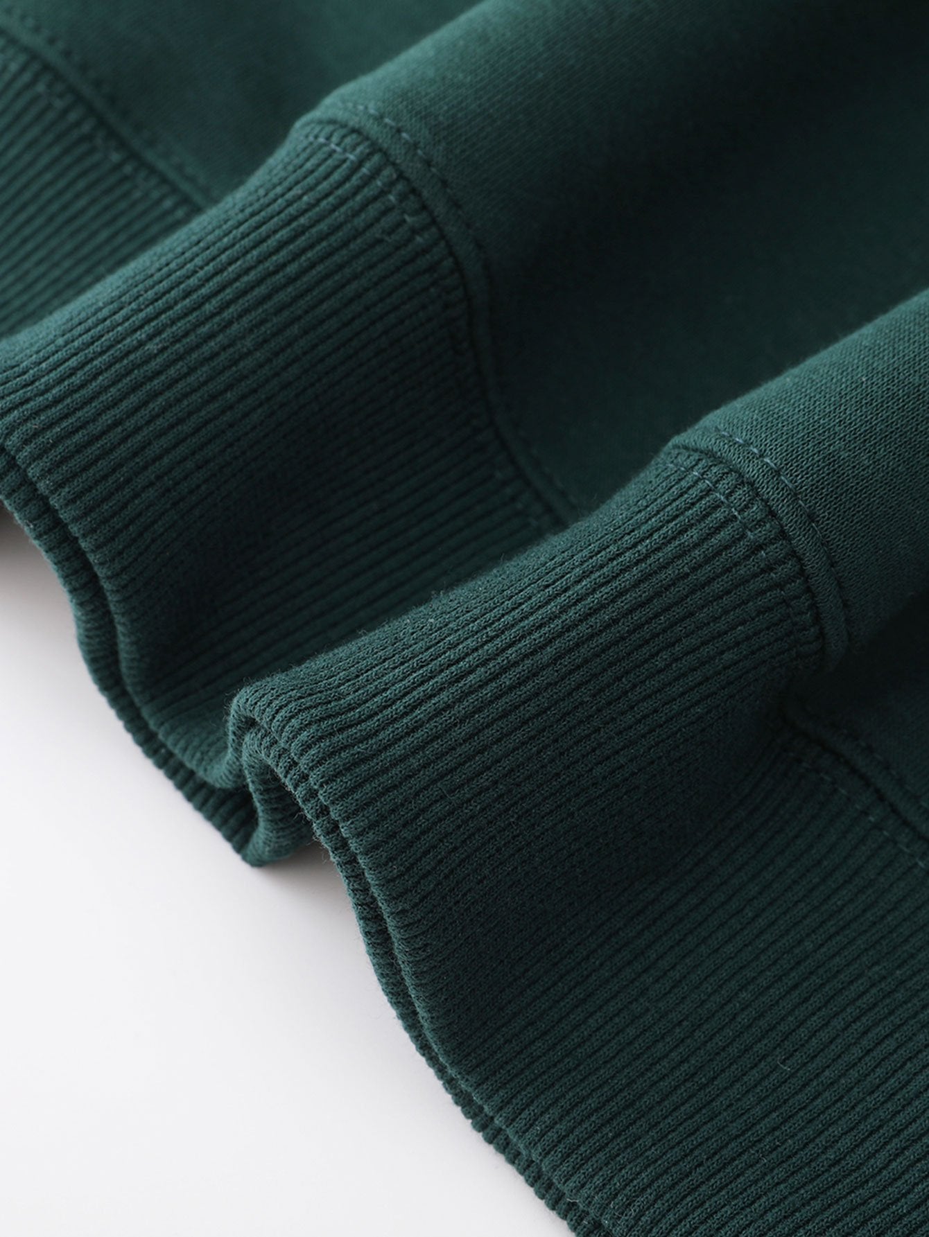 VARENO Sweatshirt mit Farbverlauf und Bärenmotiv